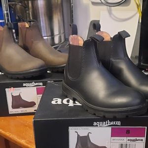 Aquatherm chelsea style boots size 8